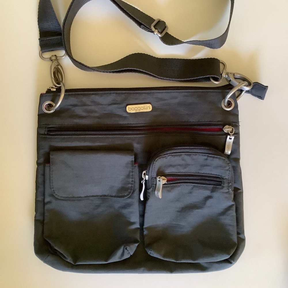 Barely used black Baggallini Crossbody Handbag